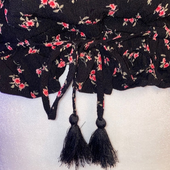 Vanilla Star Floral Boho Cropped Blouse - Picture 4 of 14